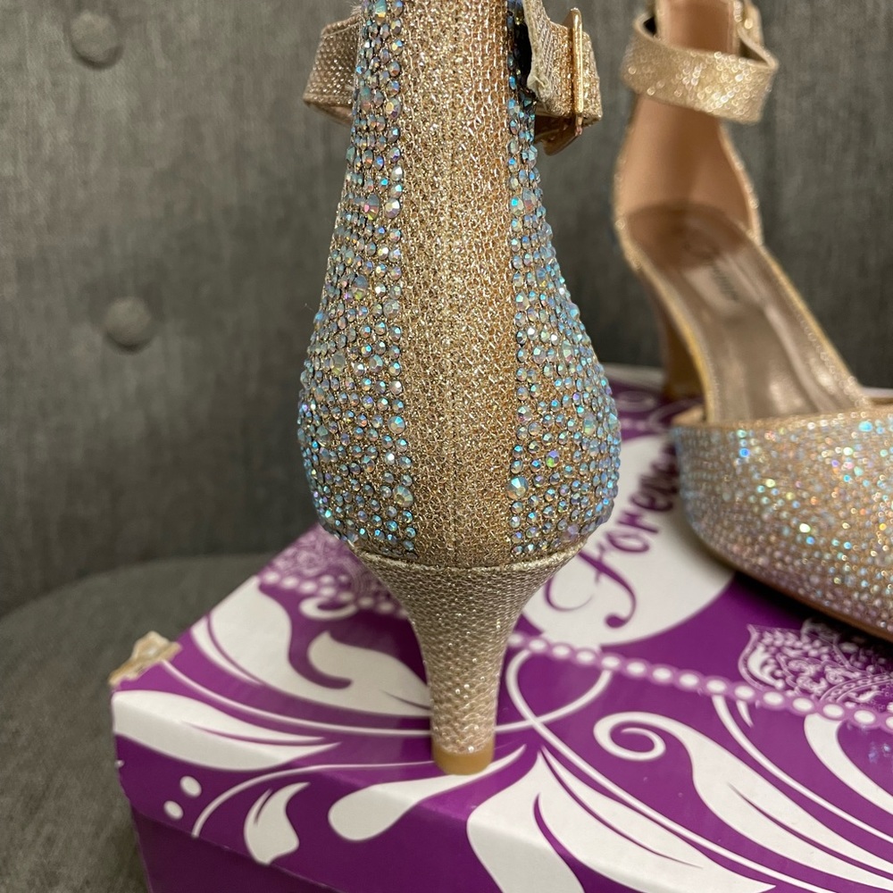 7.5 size gold rhinestone 2.5 inch heel nwt - Picture 4 of 5